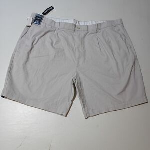 Roundtree & Yorke Beige pleated Front Shorts size 50